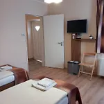 Guest house Kata Panzio Oroszlany
