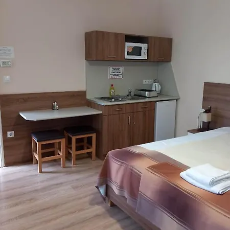 Konukevi Kata Panzio 3*