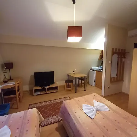 Kata Panzio Konukevi 3*