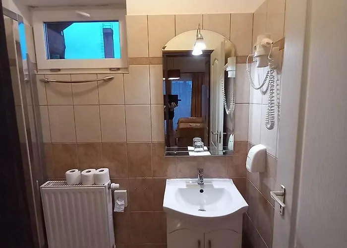 Kata Panzio בית הארחה 3*